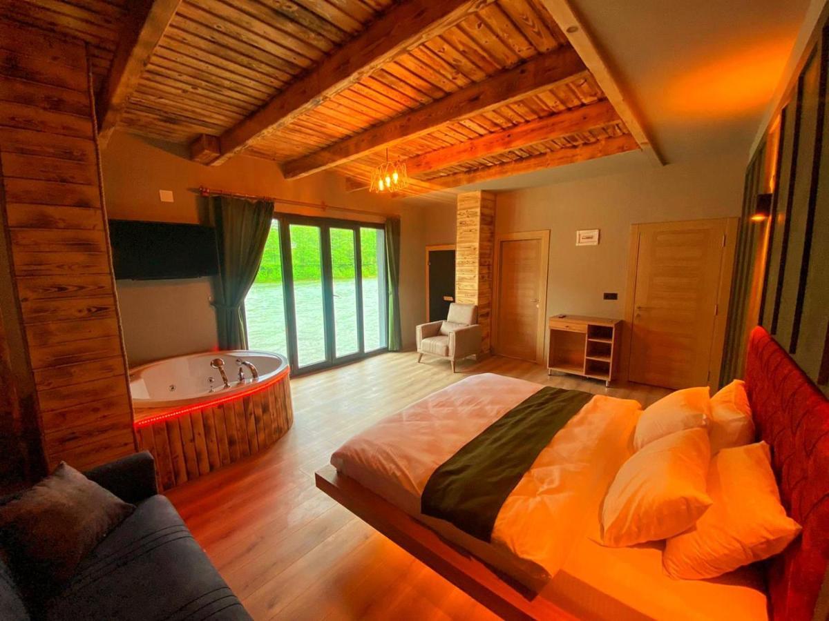 Bed and Breakfast Heaven Vip Wooden Palace Ardeşen Exterior foto